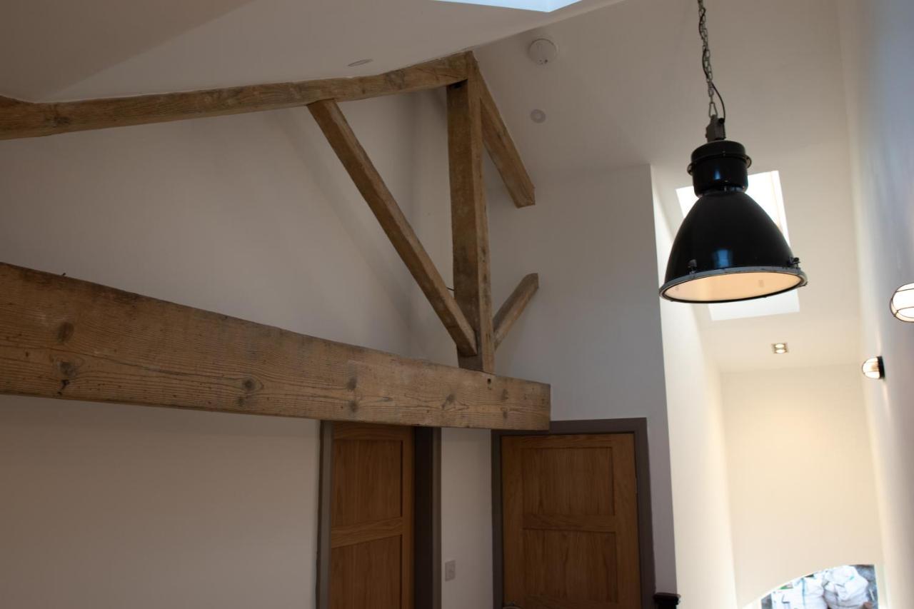 Unique Barn Conversion In Saddleworth Олдхам Экстерьер фото
